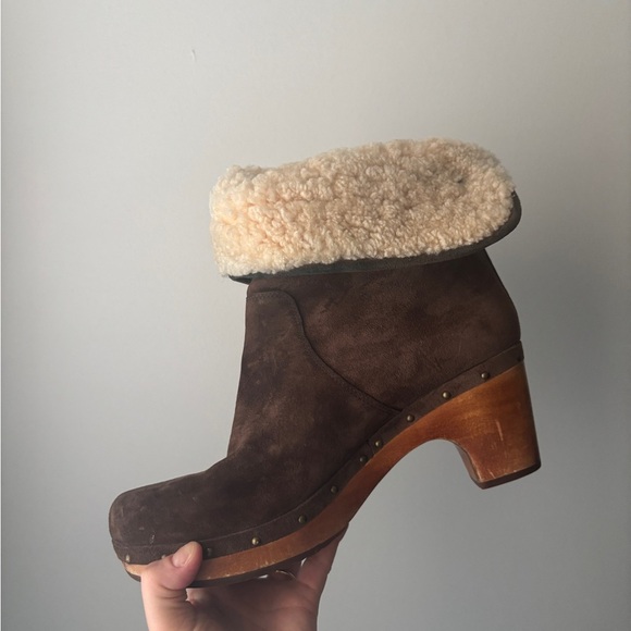 UGG Women's Lynnea Shearling Ankle Clog Boots Sheepskin Fold-Over Lining Size 10 - Picture 4 of 16